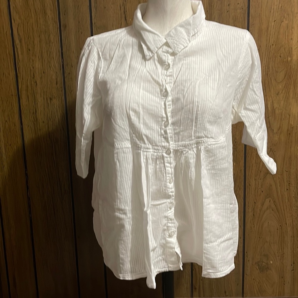 Argee Short Sleeve Blouse .